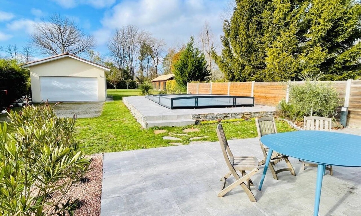 Pessac House | La Muscadelle - Maison familiale avec piscine