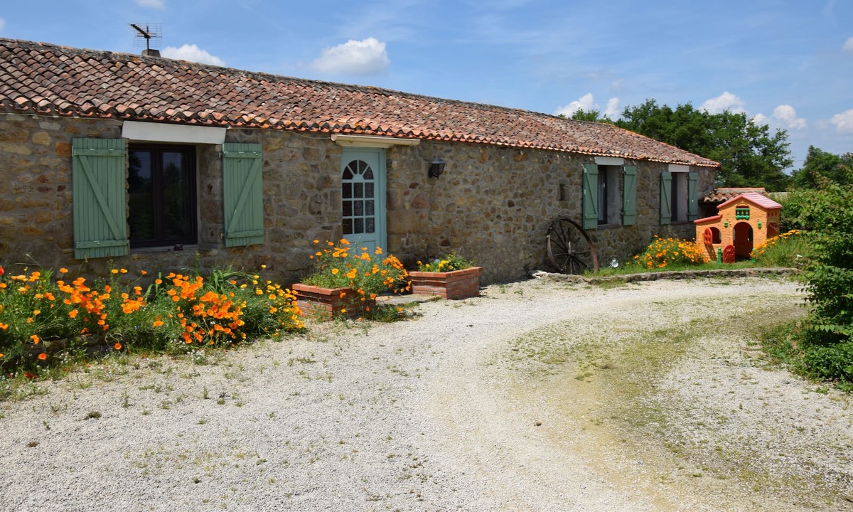 Chiche Cottage | La Pomerie: Cottage classified 3 stars with Heated Pool near Puy du Fou