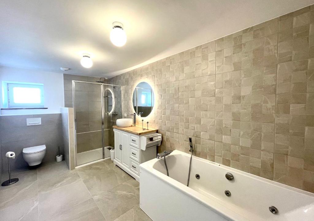 Saint-Jean-d'Angely House | La Touzetterie