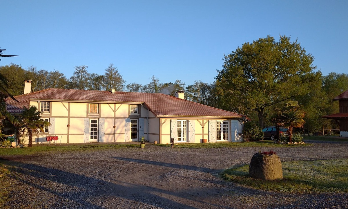 Saint-Paul-en-Born House | Landaise house on the edge of the forest, equestrian facilities available