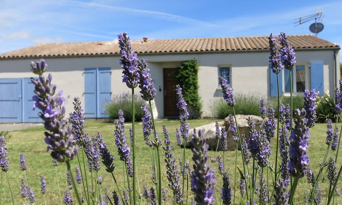 Etaules House | Lavender House has 2 bedrooms sleeping 4 people.