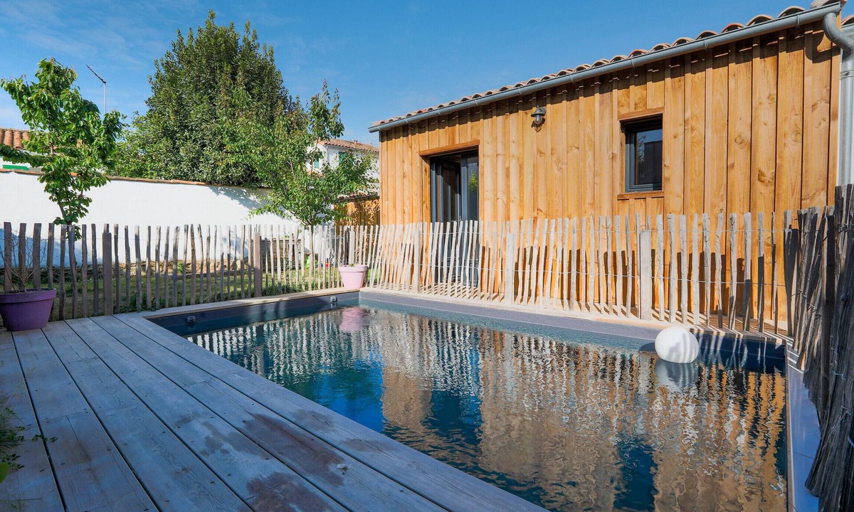 Rivedoux-Plage Ski Chalet | Le 7 - Between sea and wood - House with pool