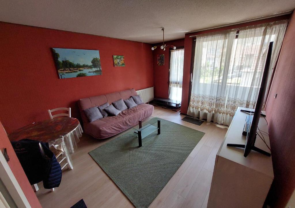 Dufau-Tourasse Apartment | le Fossié - grand T2 - basique propre et fonctionnel avec parking