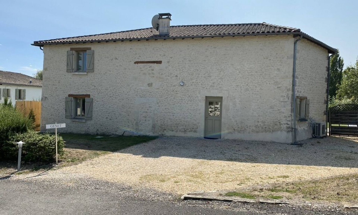 Chalais House | Le Genet - Ancienne grange avec piscine privé