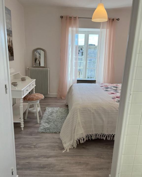 Champagne-et-Fontaine House | Le Loriot
