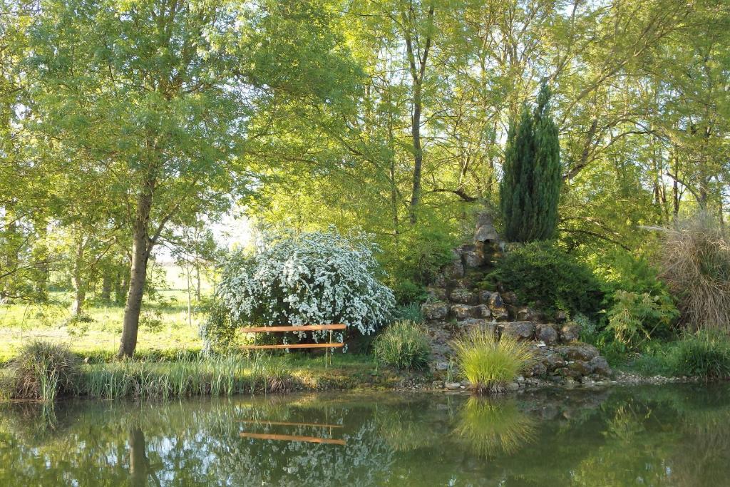 Les Touches-de-Perigny Bed & Breakfast | Le p'tit nid de Gabriel