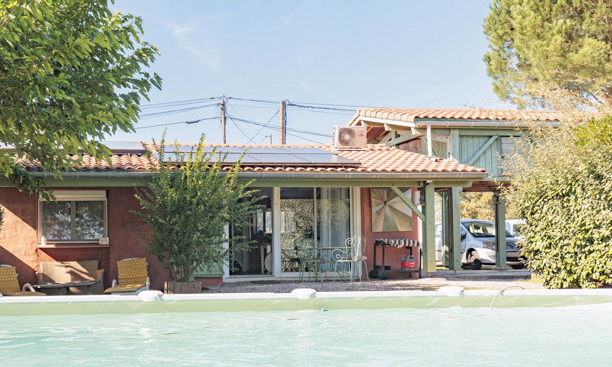 Estibeaux House | Le Pied à Terre – Cosy Holiday Home with Pool and Pyrenees View in Estibeaux