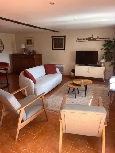 Beaulieu-sur-Sonnette House | Le Plantier2