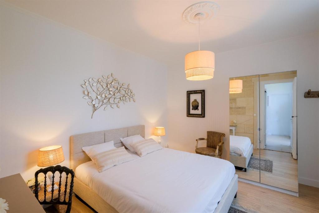 Pessac House | Les Suites d'Aliénor-Suite Acanthe