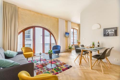 Les Suites De Saint Amand | Hotel de Ville - Quinconces