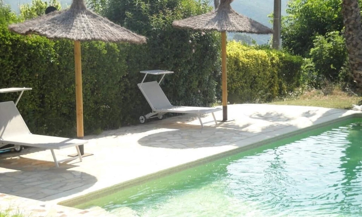 Le Revest-les-Eaux House | LITTLE HOUSE IN QUIET