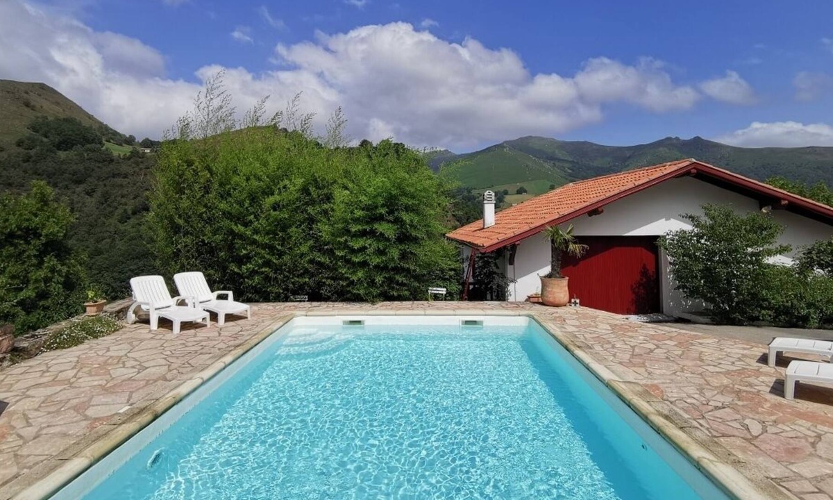 Bidarray House | Loc charm with swimming pool in Bidarray - Netherlands basqueMaison character