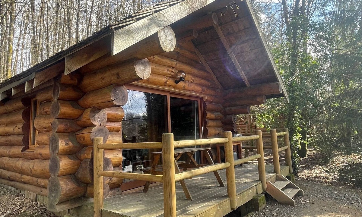 Payzac Ski Chalet | Log Cabin with Lake View – Nature Escape, Terrace, Canoe, and Activities
