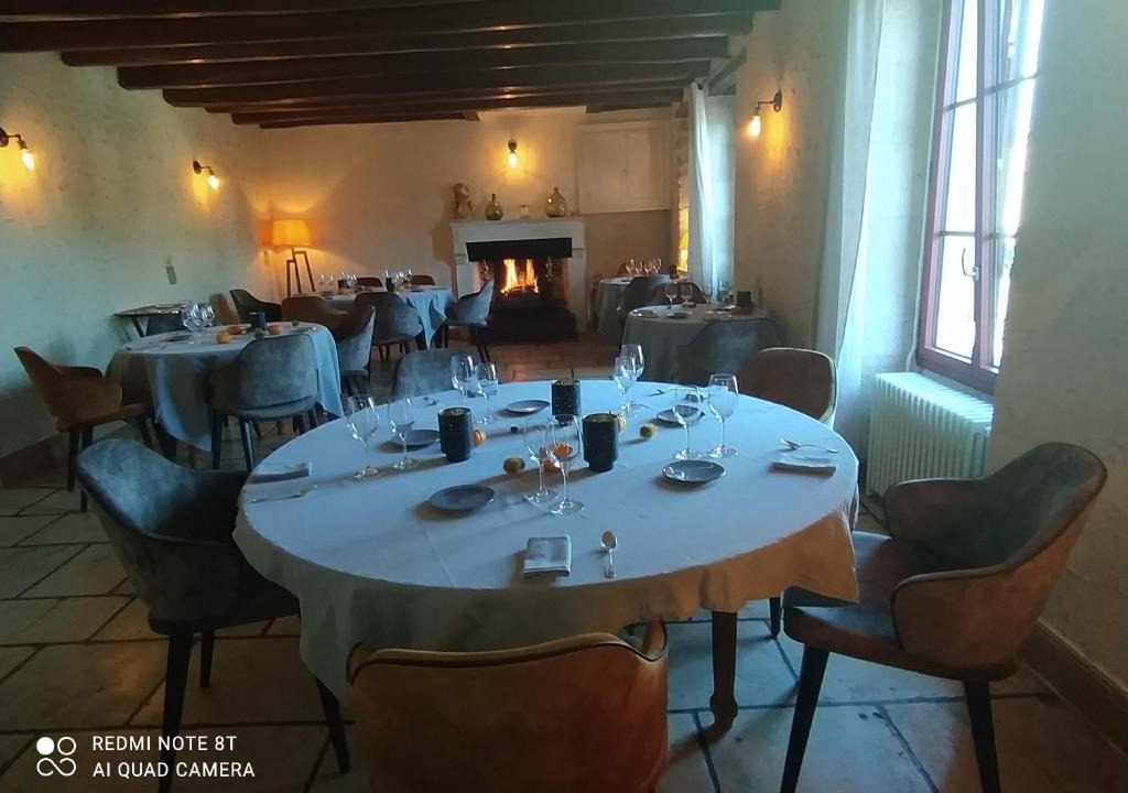 Coulombiers Hotel | Logis Auberge le centre poitou