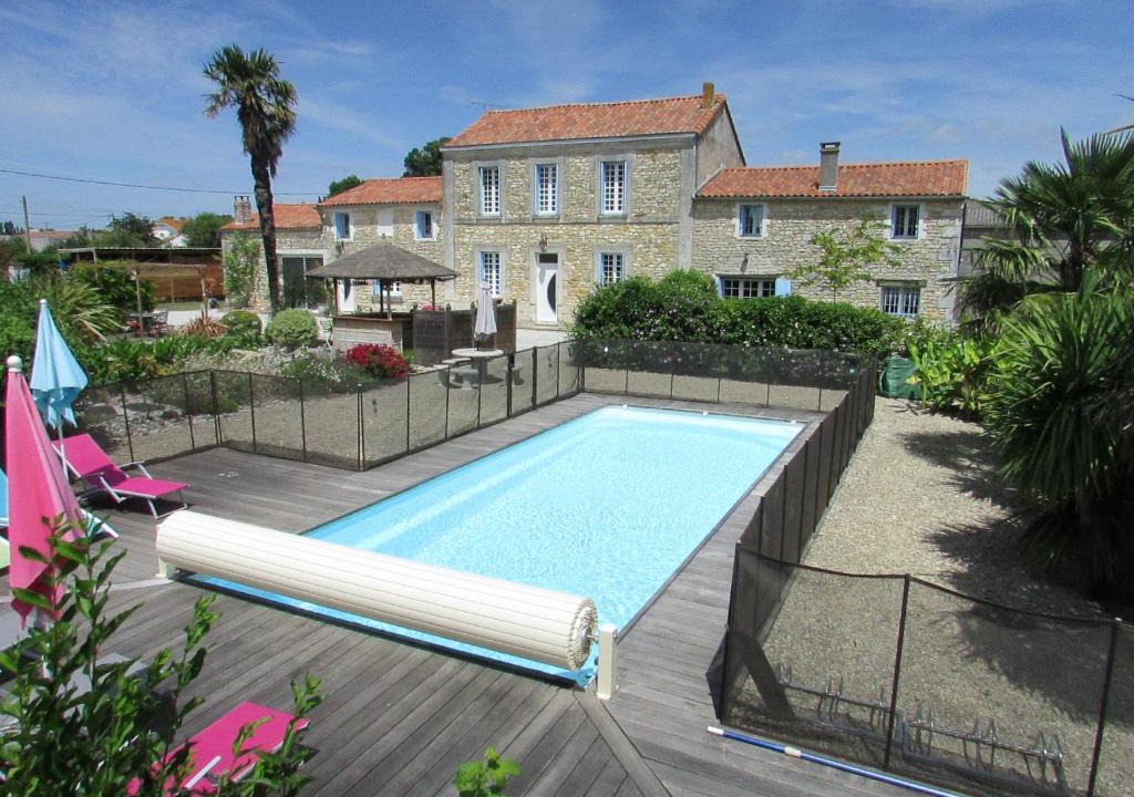 Le Gua House | Logis de Chalons à la mer