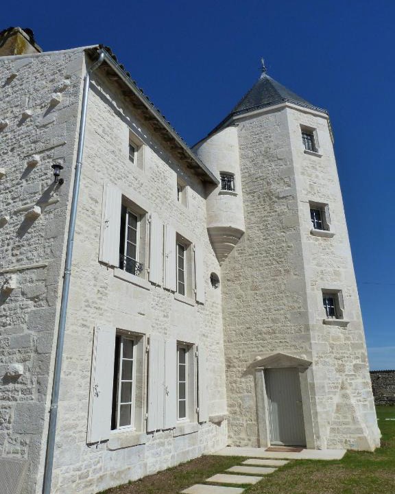 Bessines Bed & Breakfast | Logis de Pierre Levée