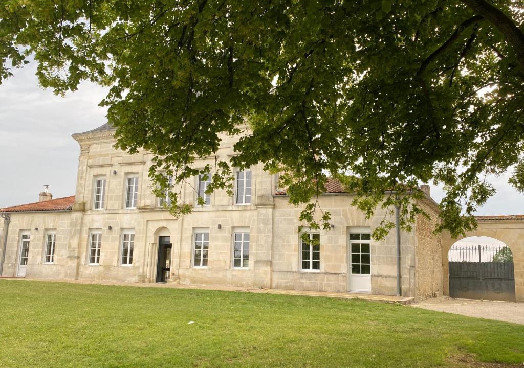 Arthenac House | Logis Poussard