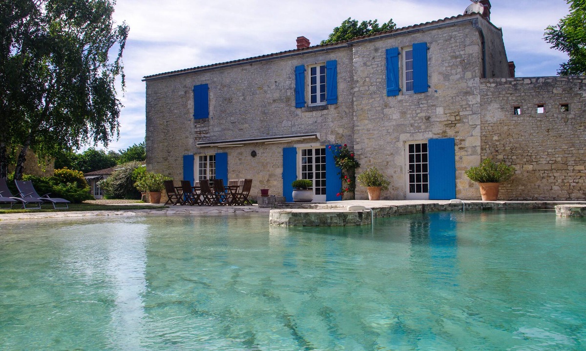 Dompierre-sur-Mer Bed & Breakfast | Logis Saint Leonard