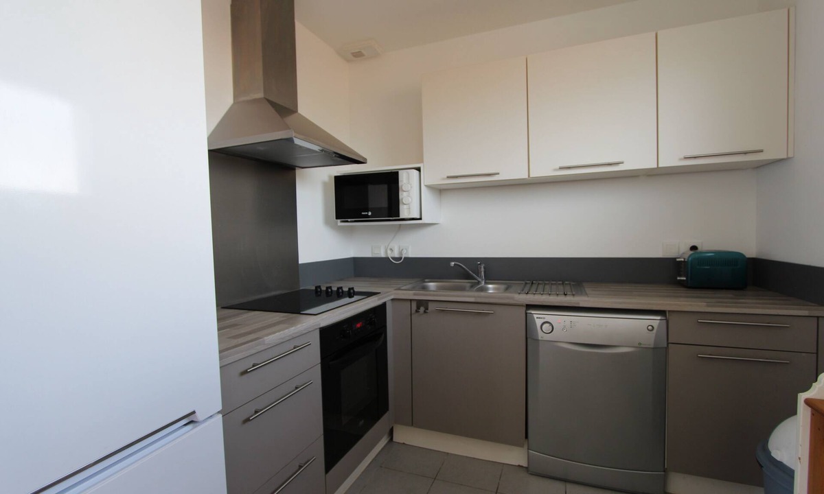 Sanguinet Apartment | Lovely 2-bedroom apartment TERRACE Near LAC SANGUINET and shops on foot