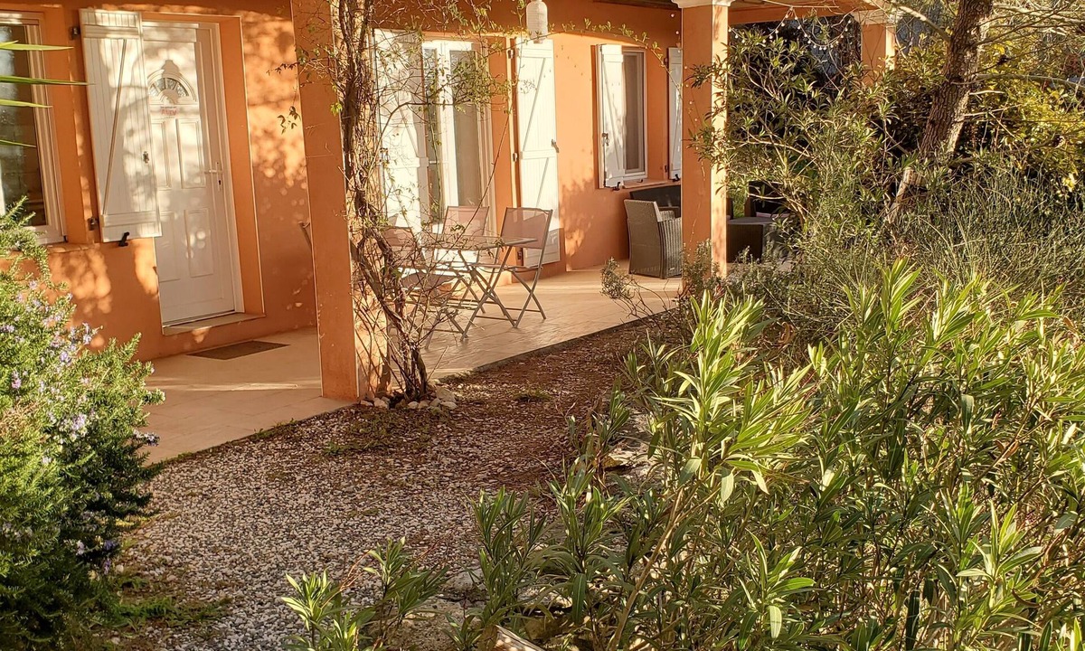 Beaucaire Cottage | Lovely, quiet gîte in the hills of Provence