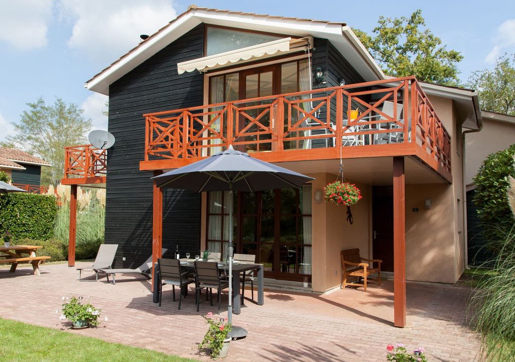 Salles Villa | Luxurious detached villa in a nature reserve with a castle