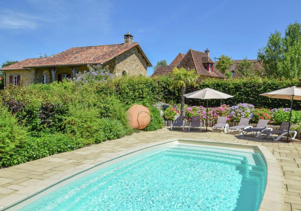 Saint-Medard-d'Excideuil Villa | Luxurious villa with separate guest house and a private heated pool