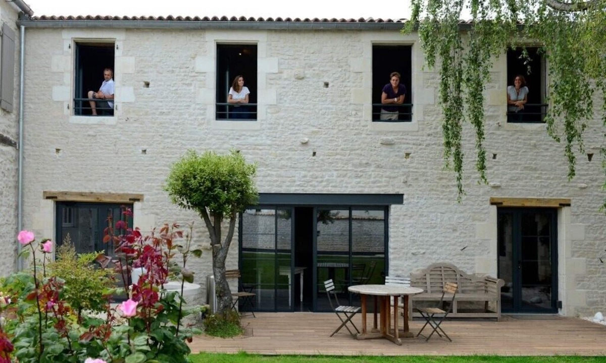 Marsilly House | Luxury, charming lodging 8km from La Rochelle & island of Ré, heated pool, sauna