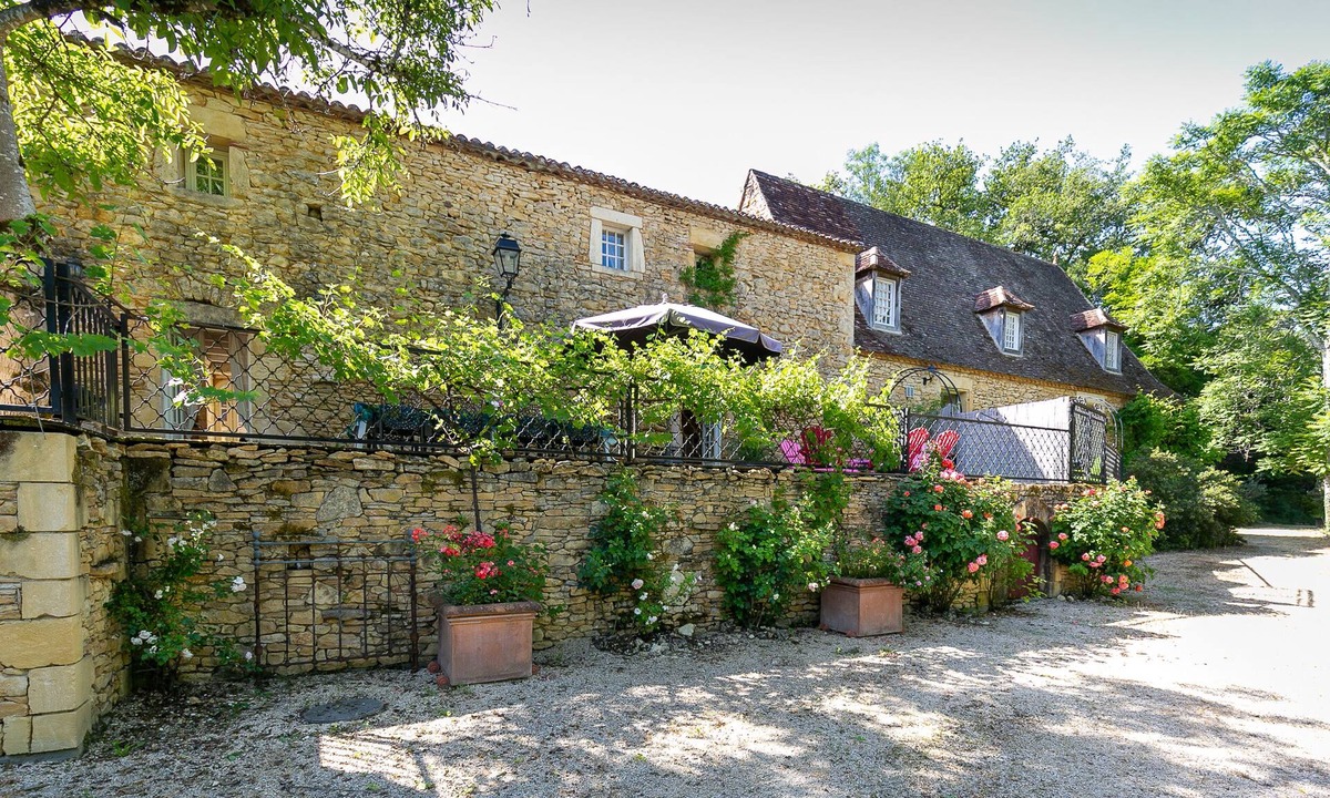 Sainte-Alvere House | Luxury Manor House 152m2 with amazing terrace & large luxurious pool 14.5m x 6m