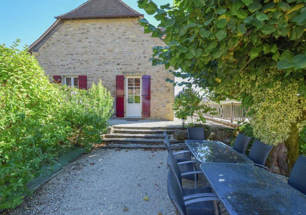Saint-Medard-d'Excideuil Villa | Luxury villa with heated private pool and beautiful view