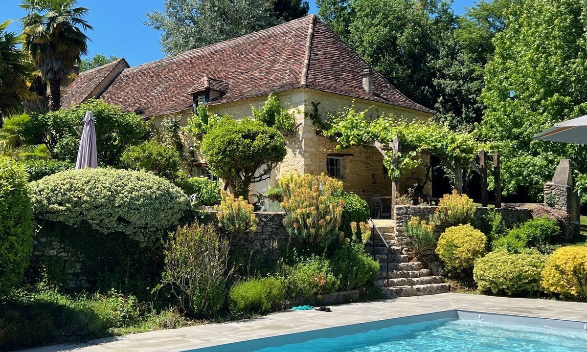 Saint-Felix-de-Villadeix Cottage | Magnificent 17th-century Périgord farmhouse for 14 people