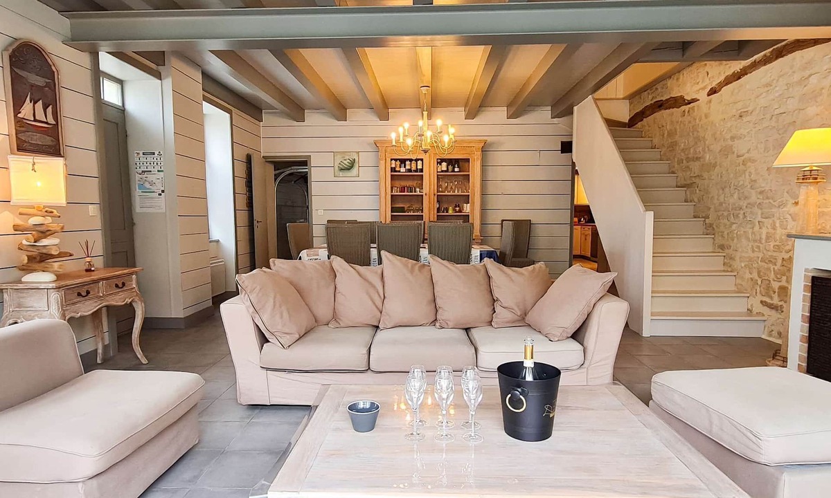 Sainte-Marie-de-Re House | Magnificent village house 50m from the market