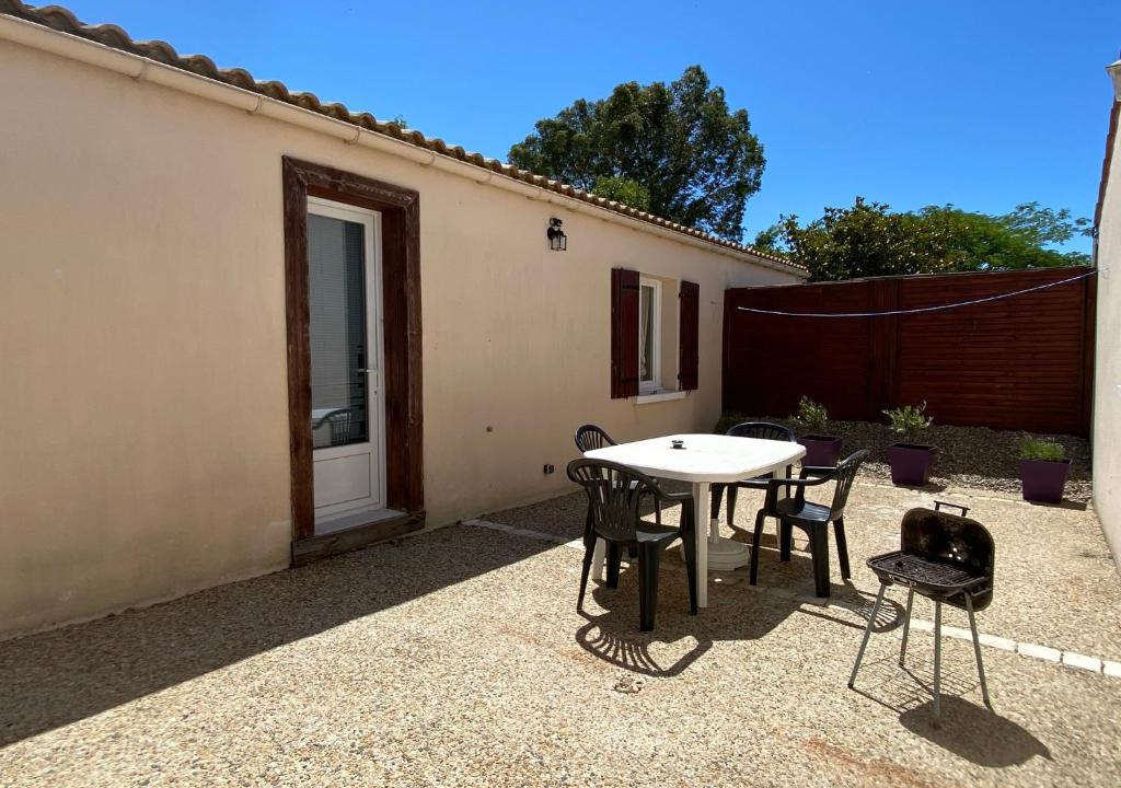 Saint Vivien House | MAISON * AVEC COUR 3KM PLAGE ET LA ROCHELLE