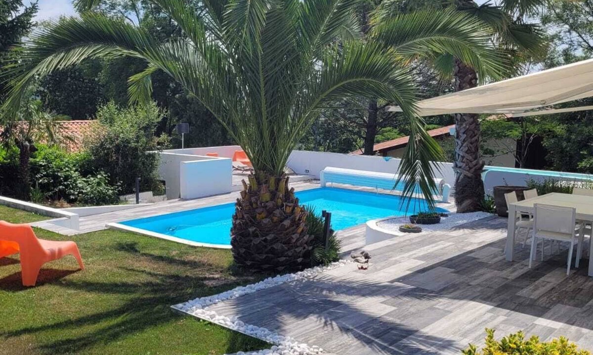Mouguerre House | Maison Avec Piscine Chauffee