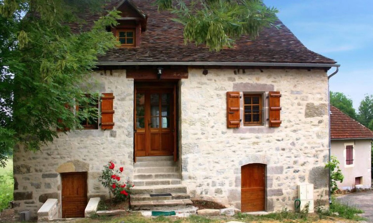 La Chapelle-aux-Saints House | Maison Bonneval by Interhome
