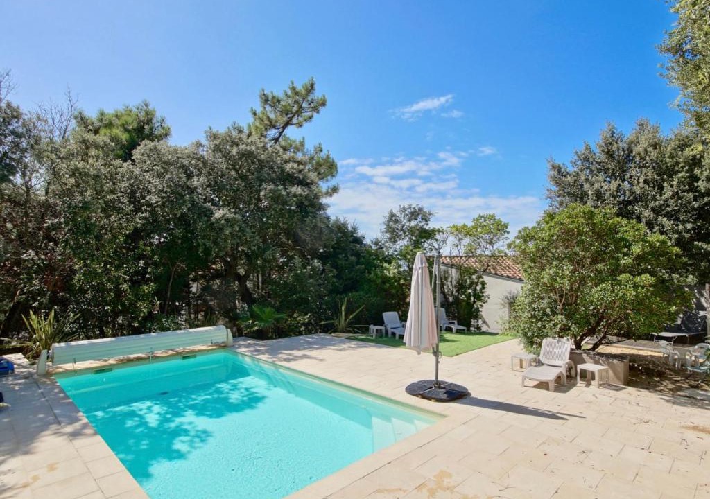 Saint-Palais-sur-Mer Villa | Maison calme aperçu mer avec piscine privée à 28
