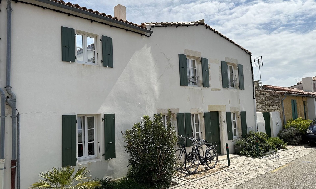 Ars-en-Re House | Maison Centre Ars Lumineuse et Entièrement Rénovée, 100m2 Avec Terrasse&préhaut