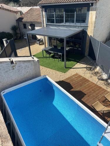 Saint-Gelais House | Maison chaleureuse avec parking sur place