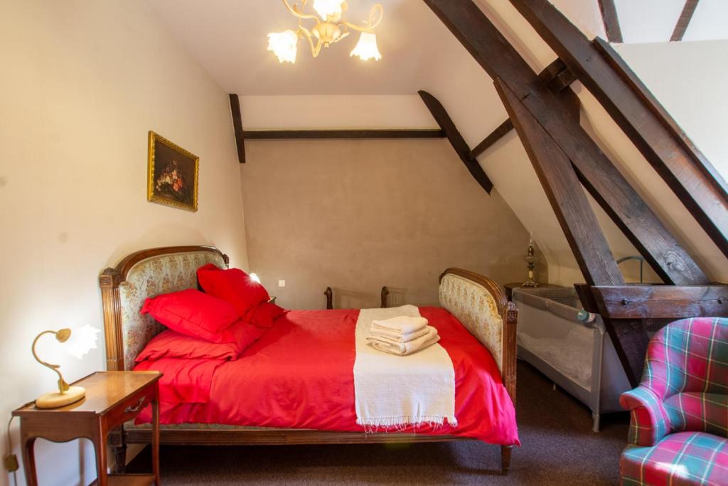 Saint-Amand-de-Vergt Bed & Breakfast | Maison Croix du Sud/Chambre Coquelicot
