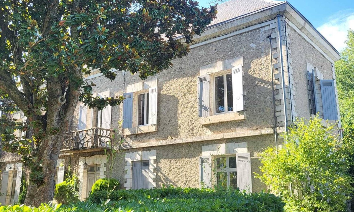 Montcaret House | Maison de Charme Avec Piscine et Climatisation
