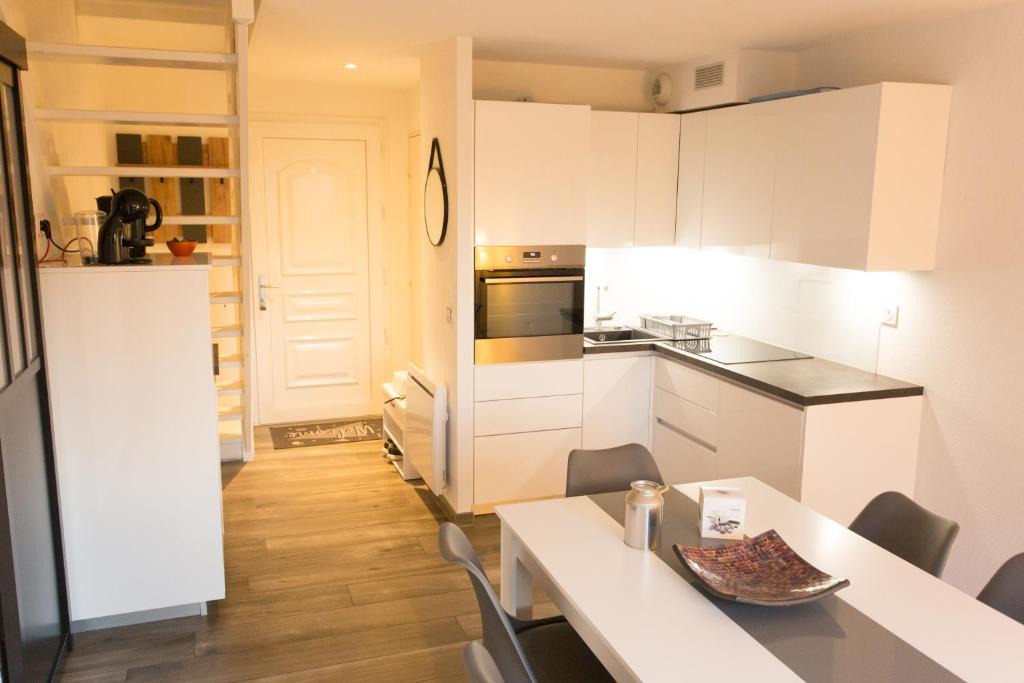 Vaux-sur-Mer House | Maison domaine des hautes folies