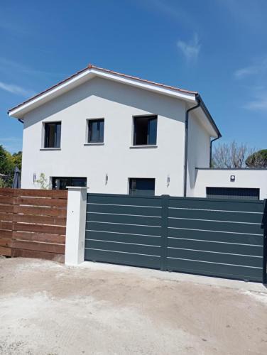Saint-Julien-en-Born Villa | Maison neuve à 7km of Plage de Contis