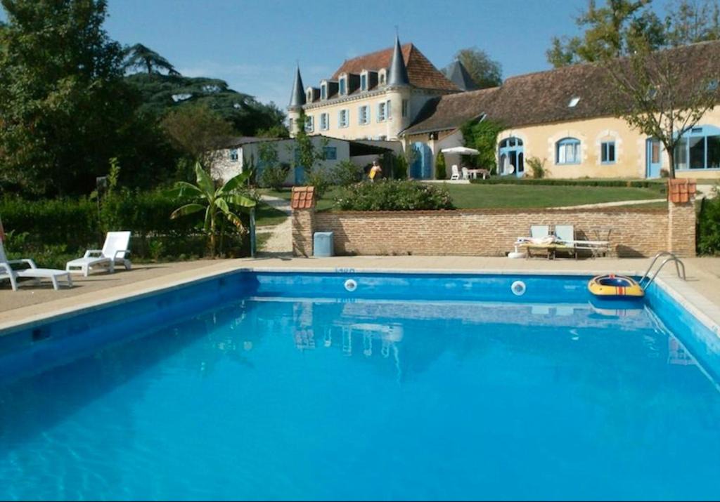Queyssac House | Maison spacieuse au cœur de Queyssac avec jardin