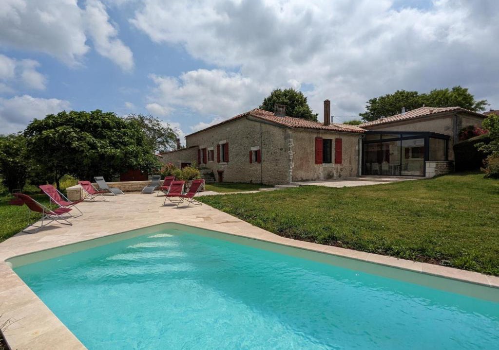 Val-des-Vignes House | Maison spacieuse avec piscine chauffée, jardin clos, terrasses, cheminée, et équipements bébé inclus. - FR-1-653-183