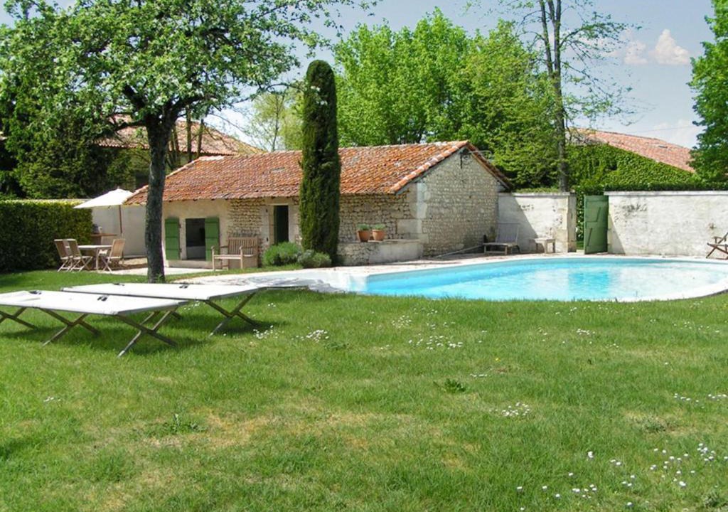 Bellon House | Maison spacieuse avec piscine au cœur de Bellon