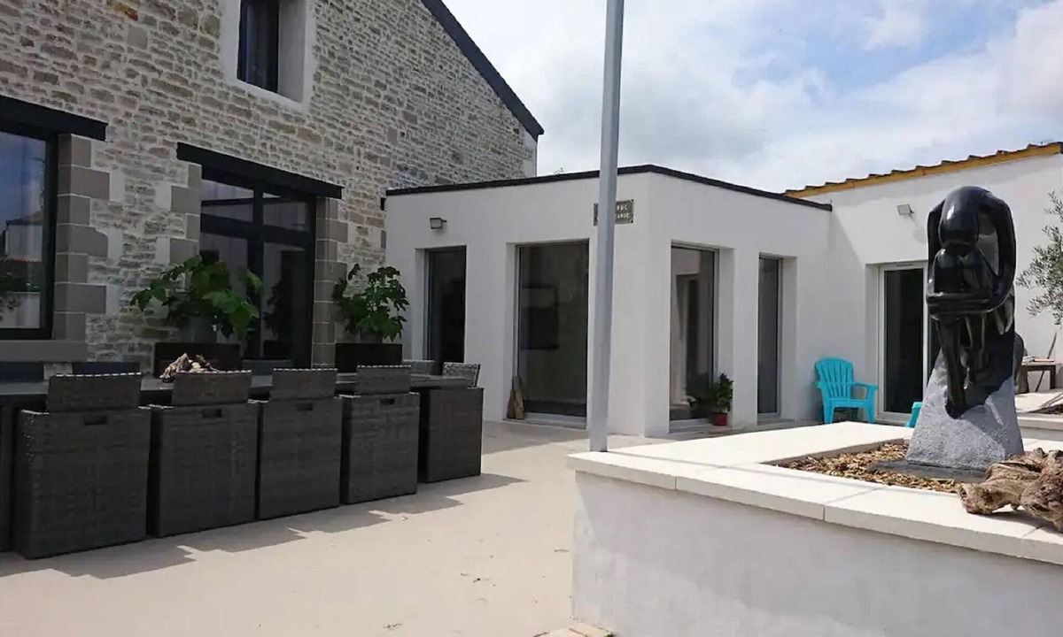 Nuaille d'Aunis House | Majestic villa in Nuaillé-d'Aunis with sauna