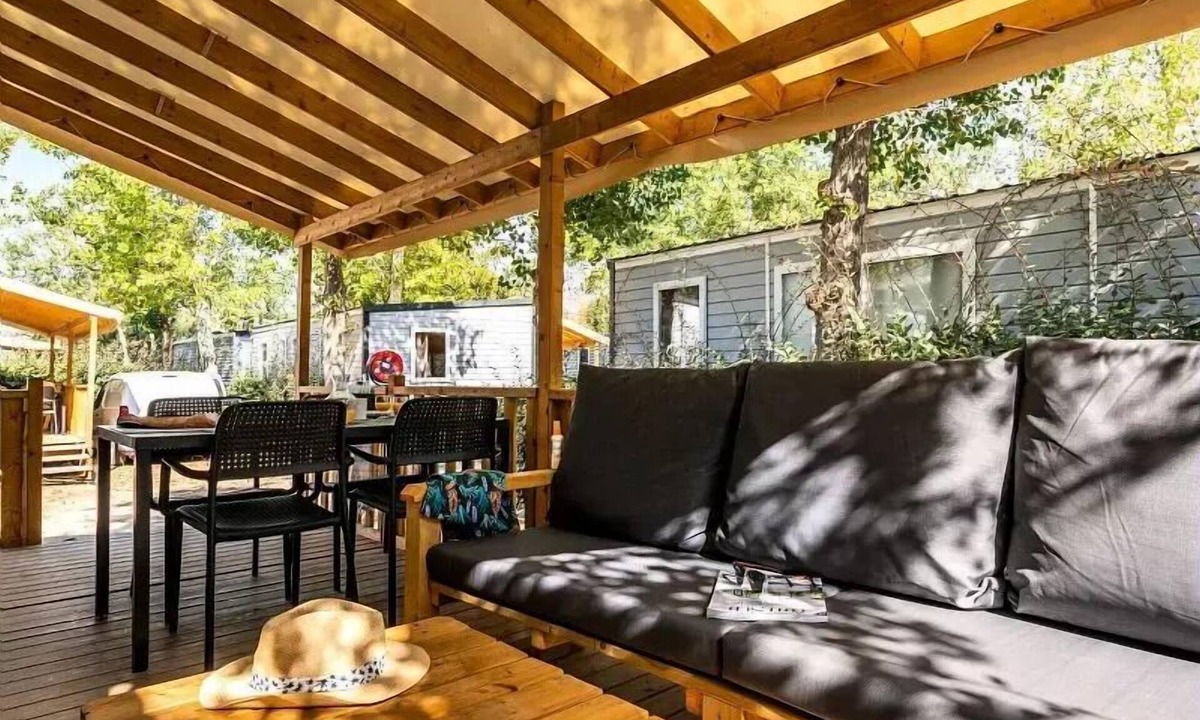 Domme House | Mobil-home | Ultimate | 3 Ch. | 6 pers. | Terrace Lounge | A/C | TV