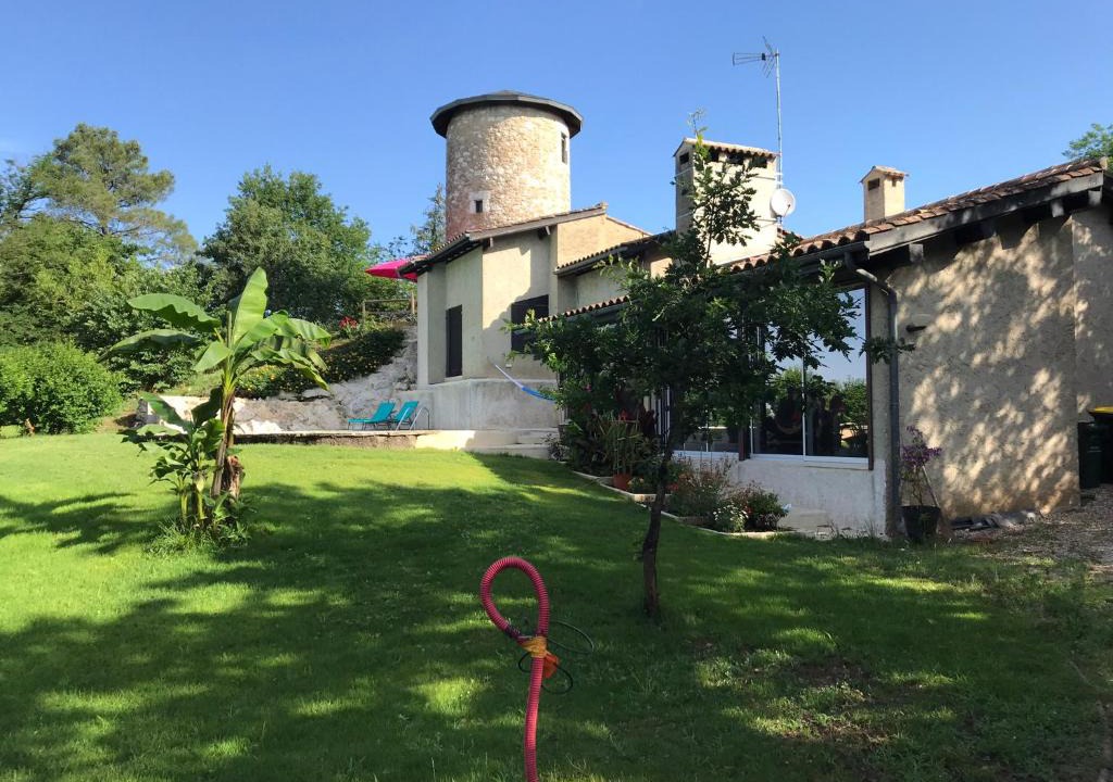 Velines House | Moulin à vent de Prentygarde en Dordogne