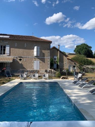 Le Vigeant Bed & Breakfast | Moulin de Saza
