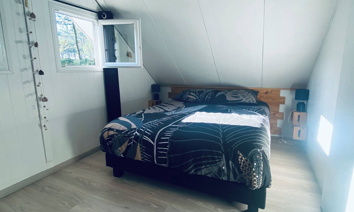 Le Porge Ski Chalet | Naturist chalet at La Jenny, at the foot of the ocean