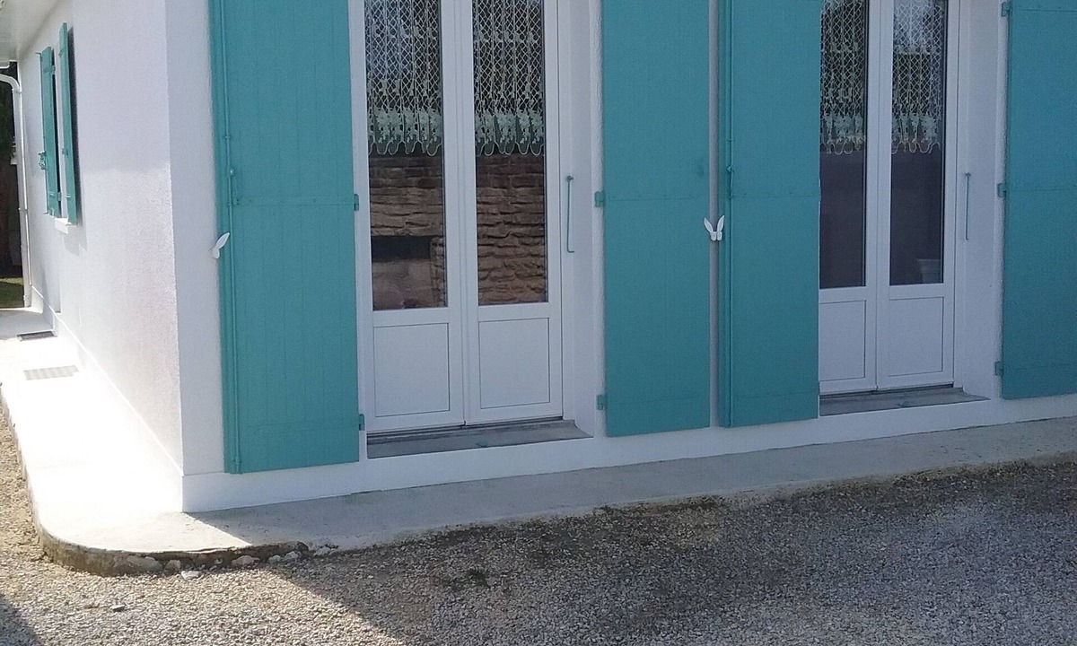 Les Portes-en-Re House | Nice house near shops and beach 4 people